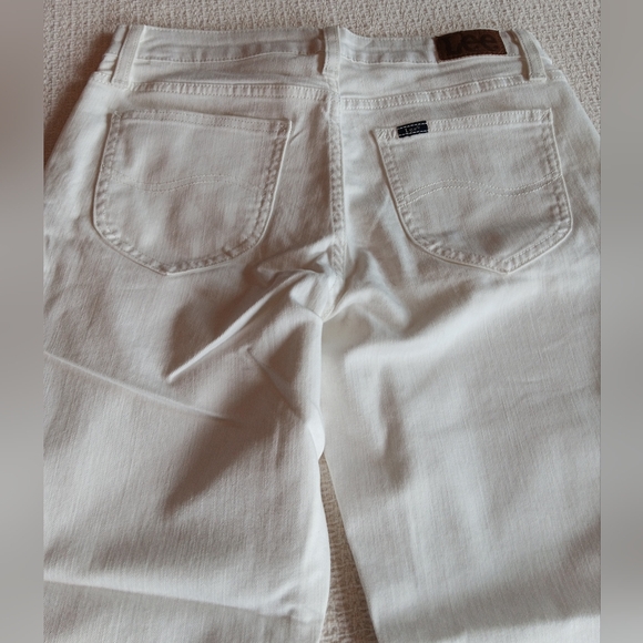 Lee Midrise Regular Fit White Capri - Size 8M - Picture 5 of 9